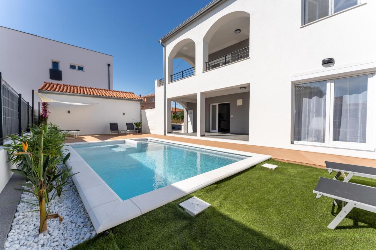 Bernie Apartments With A Pool Zadar Exterior photo